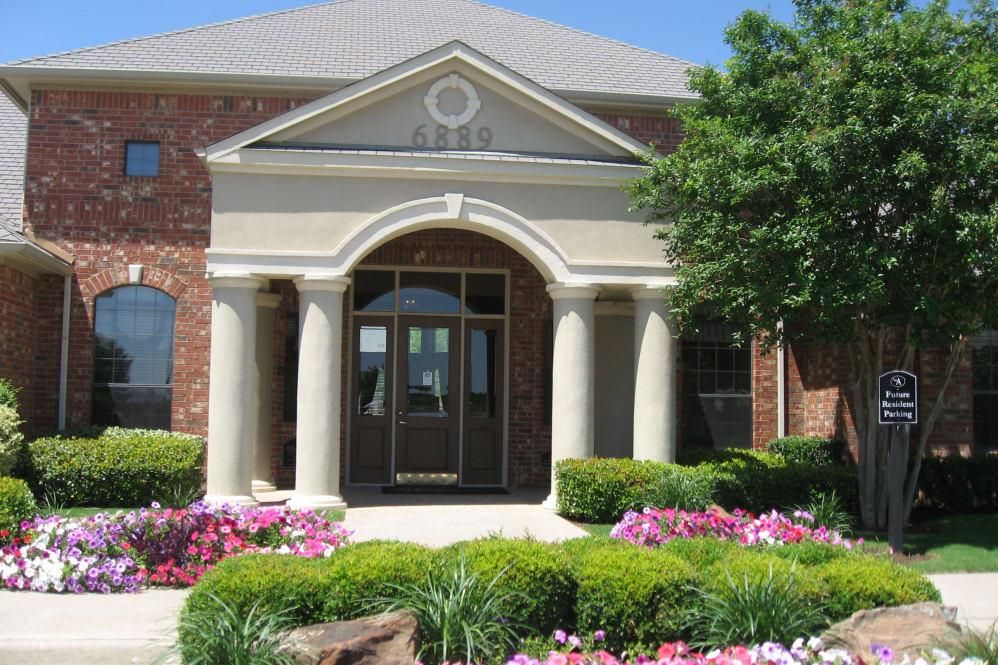6889 Hightower Dr, North Richland Hills, TX 76182