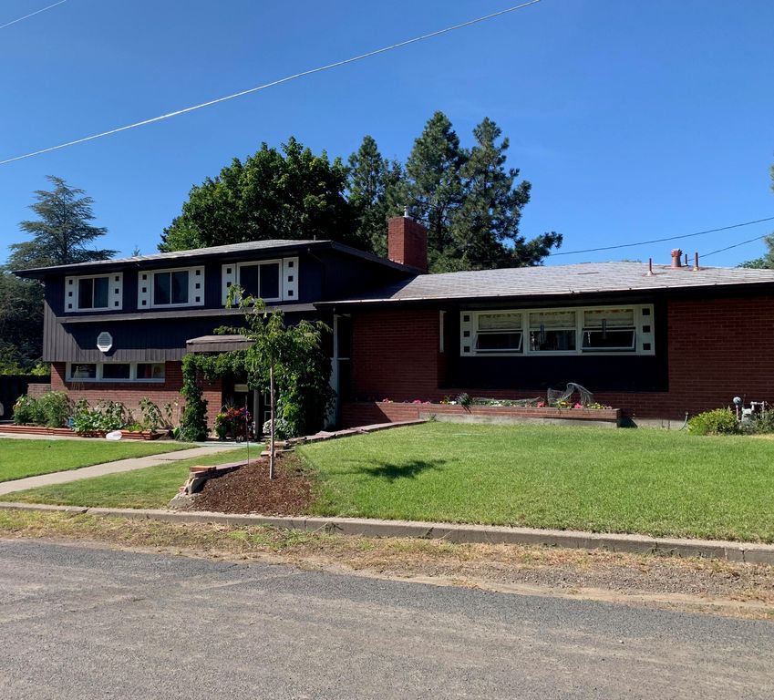 5945 Cheyne Ave, Klamath Falls, OR 97603