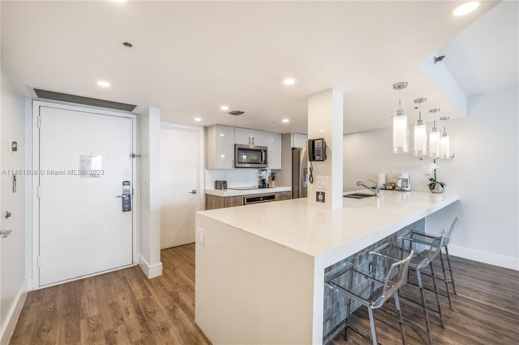 1717 N  Bayshore Dr #A-1632, Miami, FL 33132