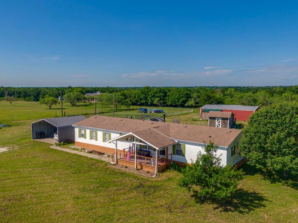 9876 NW County Road 2221, Barry, TX 75102