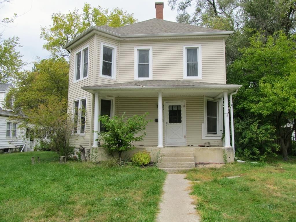 307 E Douglas St, Macon, MO 63552