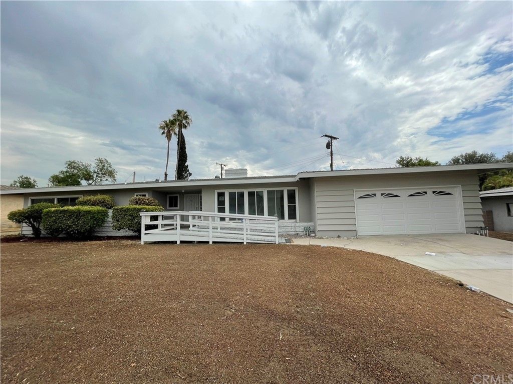 247 Palmyra Dr, San Bernardino, CA 92404
