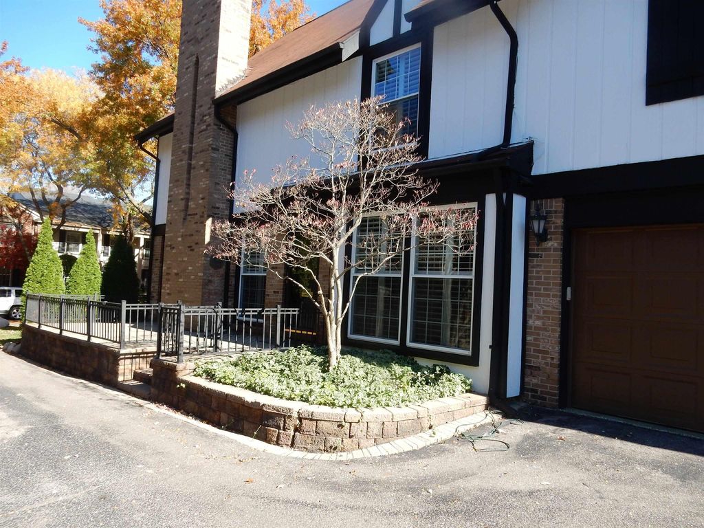 2061 Shorepointe Ln 40, Grosse Pointe, MI 48236 Trulia