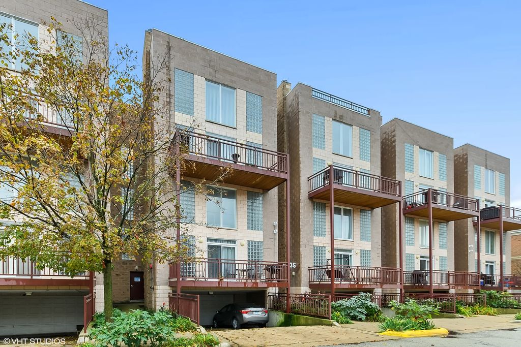 8735 W Catherine Ave #16, Chicago, IL 60656