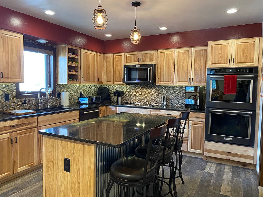 111 Wagon Trail Dr, Ogallala, NE 69153
