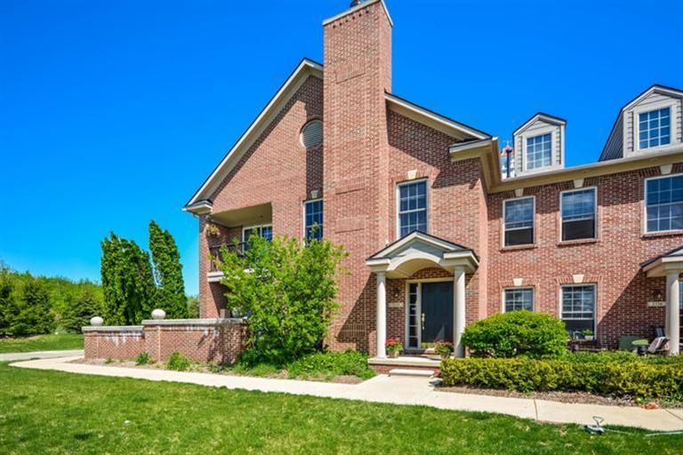 5698 Wellesley Ln, Ypsilanti, MI 48197