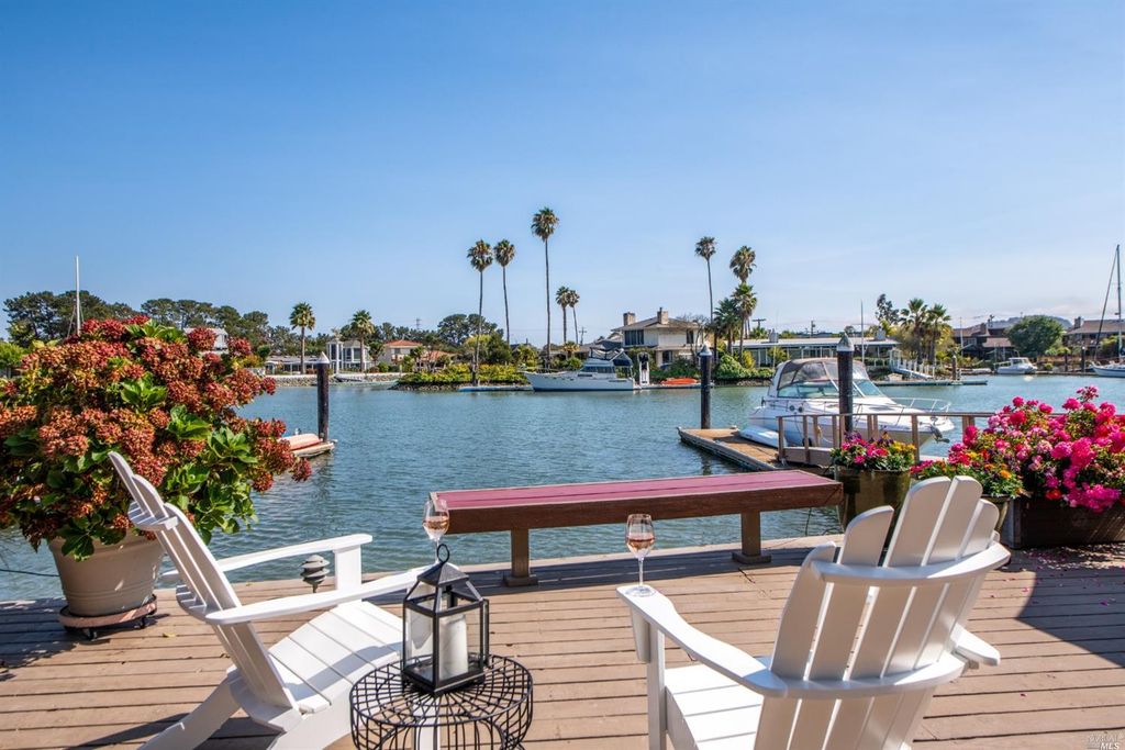 40 Porto Bello Dr, San Rafael, CA 94901