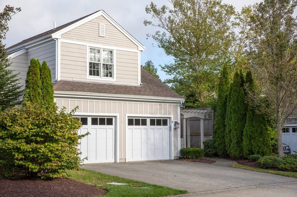 24 Rebeccas Lndg #24, Plymouth, MA 02360