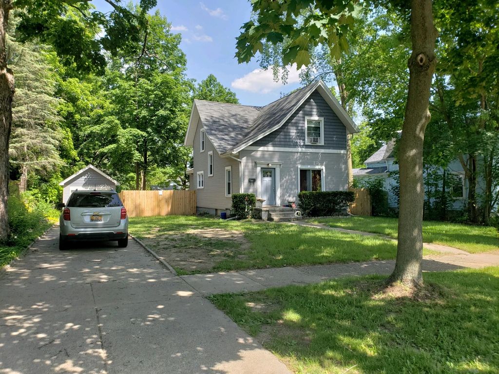 1403 3rd St, Jackson, MI 49203
