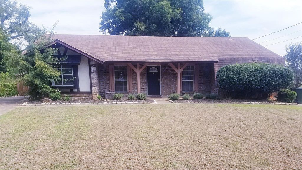 644 Glade Park Dr, Montgomery, AL 36109