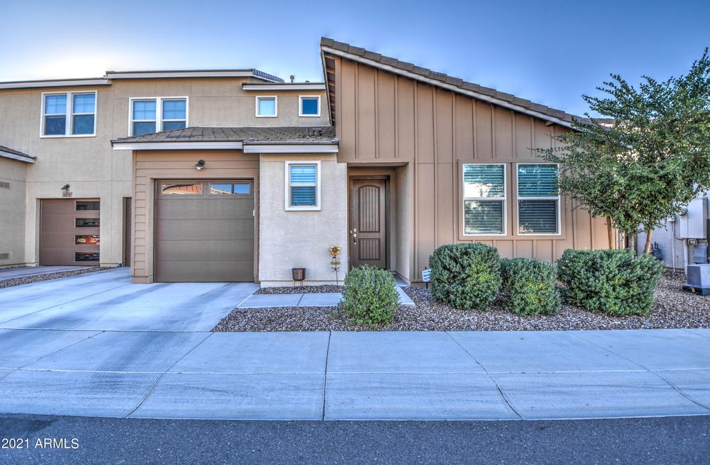 3060 S Amber Dr, Chandler, AZ 85286