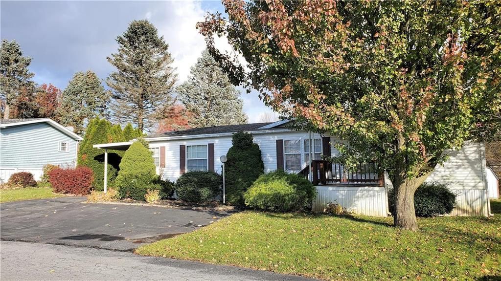 9122 S Primrose Cir, Breinigsville, PA 18031