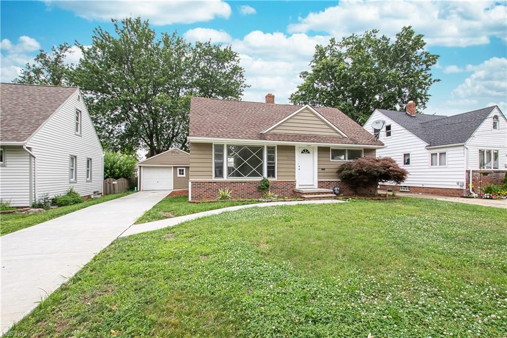 30209 Thomas St, Willowick, OH 44095