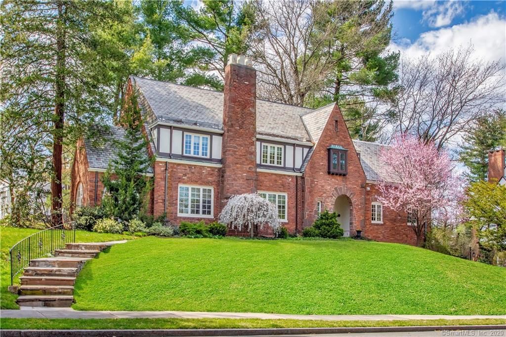 3 Fernwood Rd, West Hartford, CT 4 Bed, 4 Bath SingleFamily Home