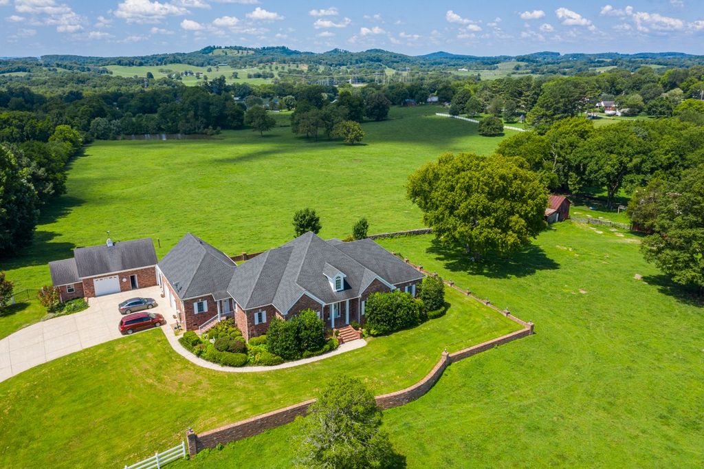 600 Knob Creek Rd, Wartrace, TN 37183 See Estimated Value