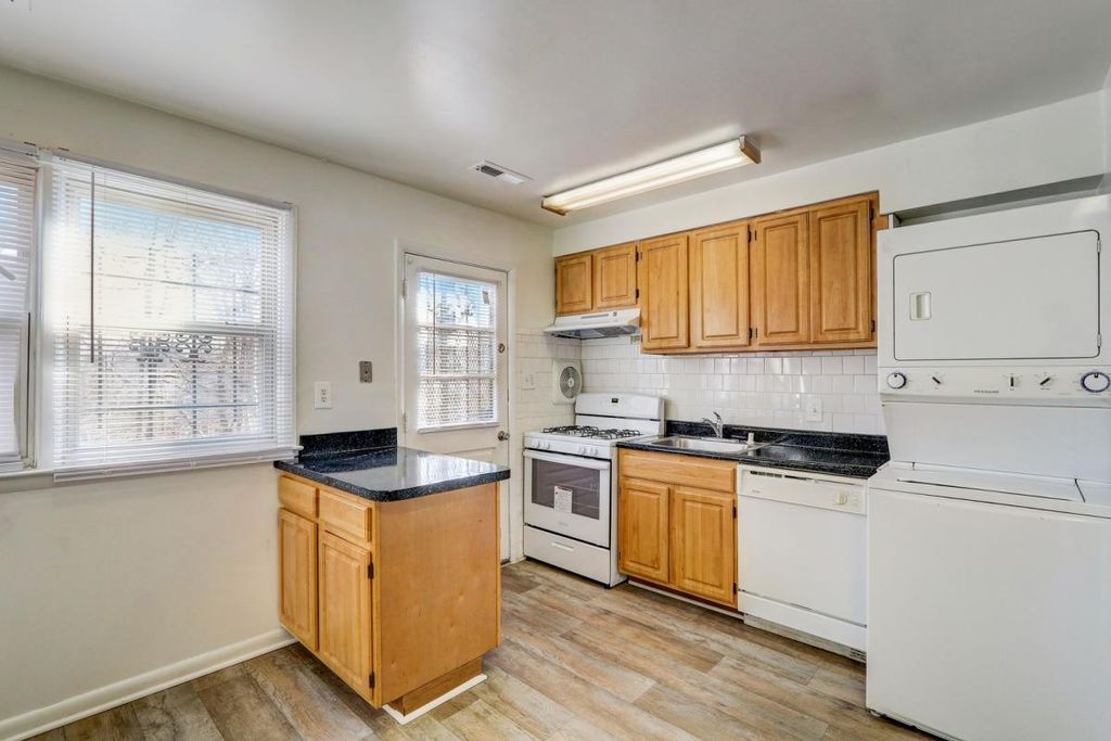 2801 Forest Glen Rd 2835, Baltimore, MD 21216 Apartment for Sale