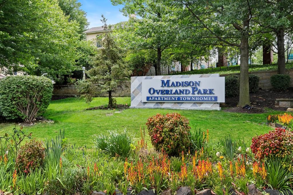 13900 Newton St, Overland Park, KS 66223