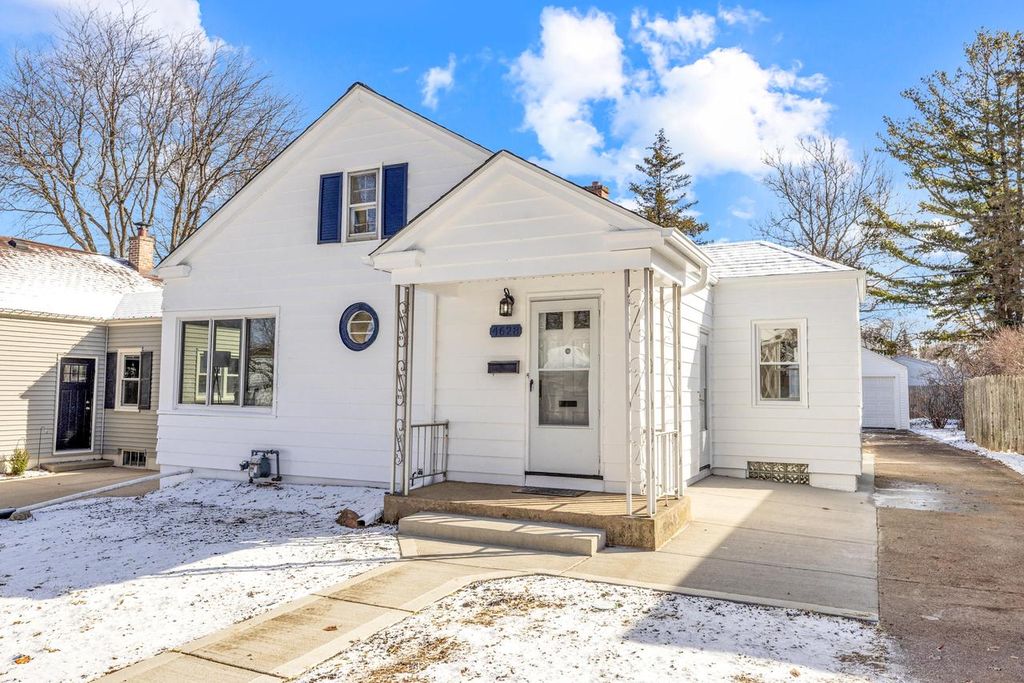 4628 North Elkhart AVENUE, Whitefish Bay, WI 53211