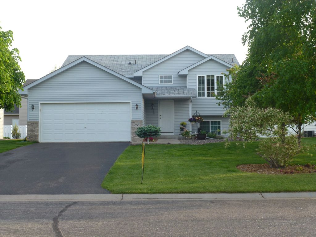 630 8th St, Clearwater, MN 55320
