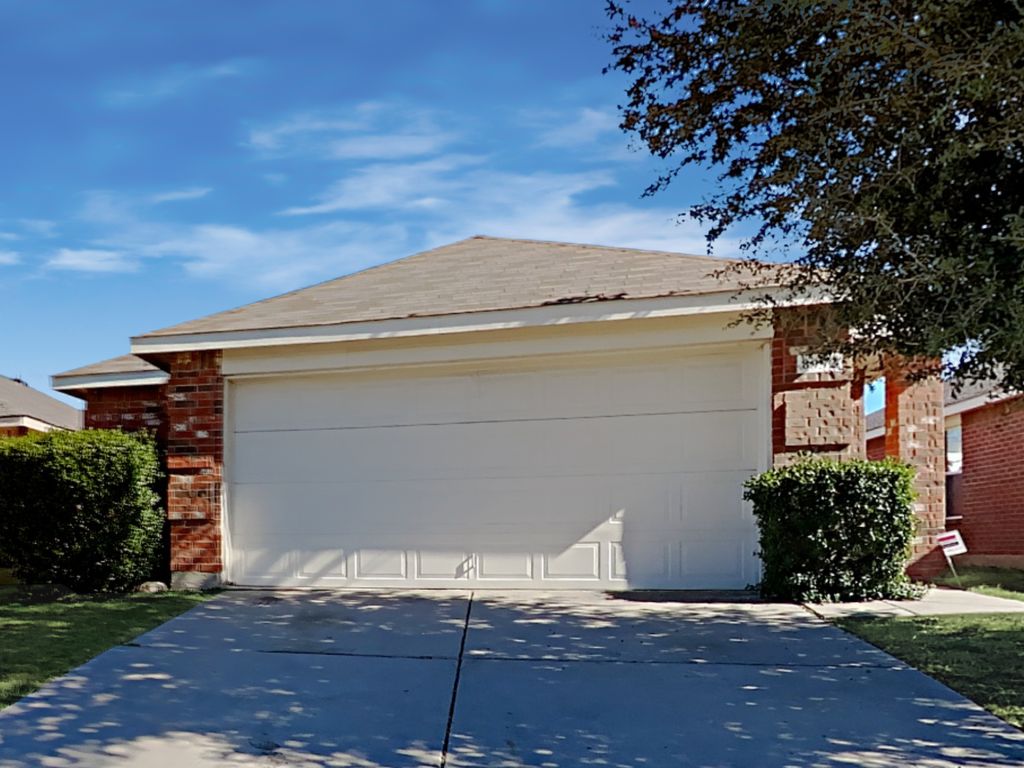 8932 Quarry Ridge Trl, Fort Worth, TX 76244