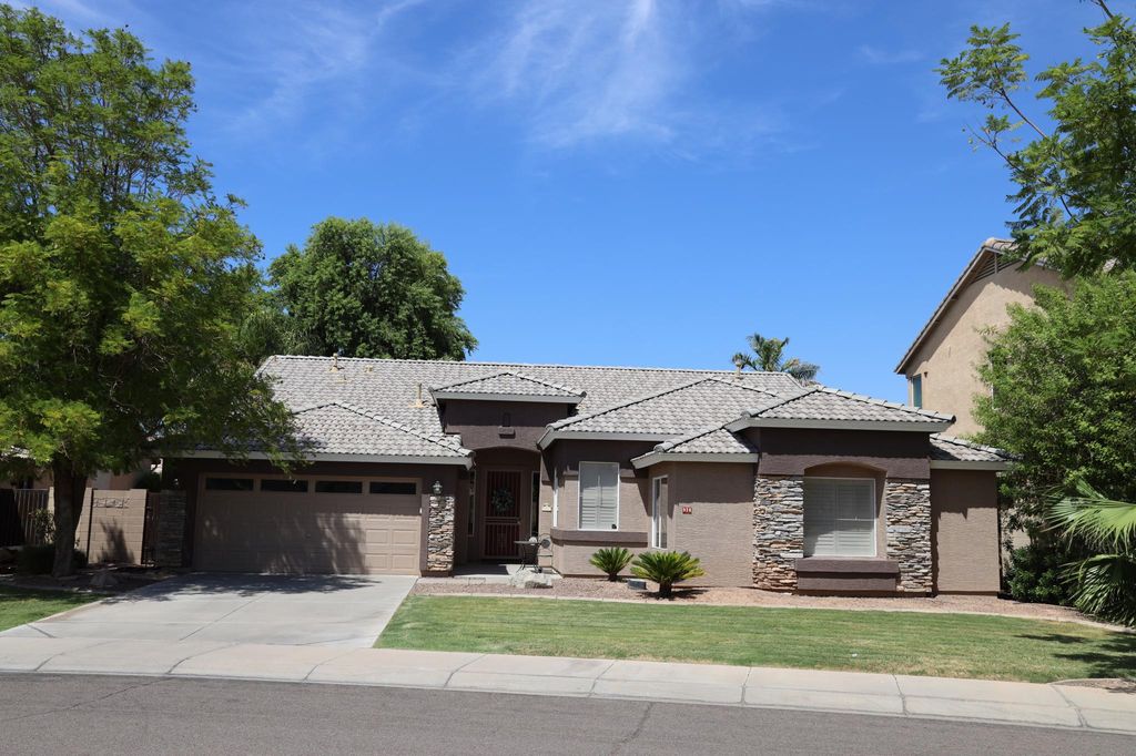 974 E Erie Ct, Gilbert, AZ 85295