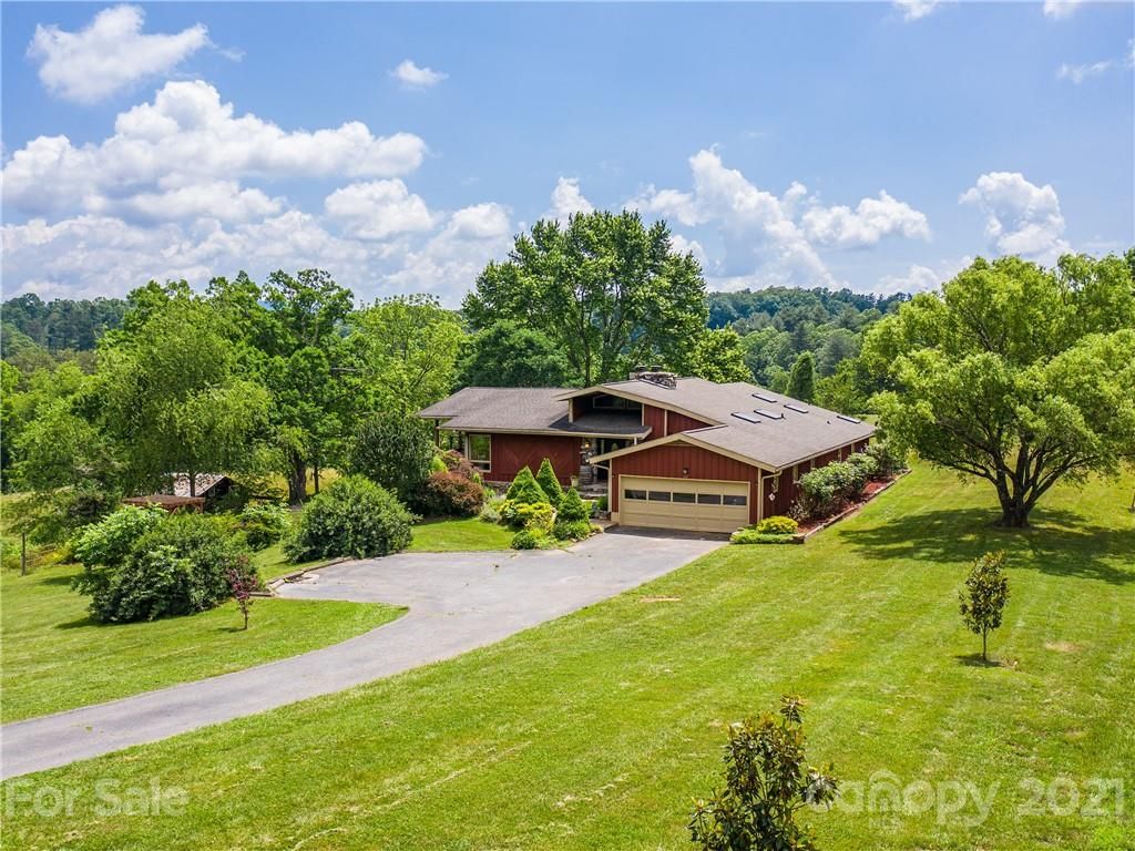 67 Panorama Dr, Asheville, NC 28806