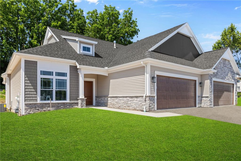 4 Eagle Holw, Penfield, NY 14526