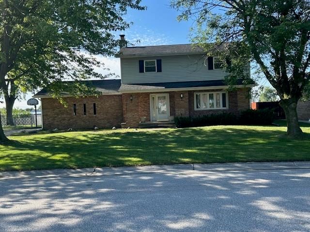 2924 Imperial Dr, Bay City, MI 48706