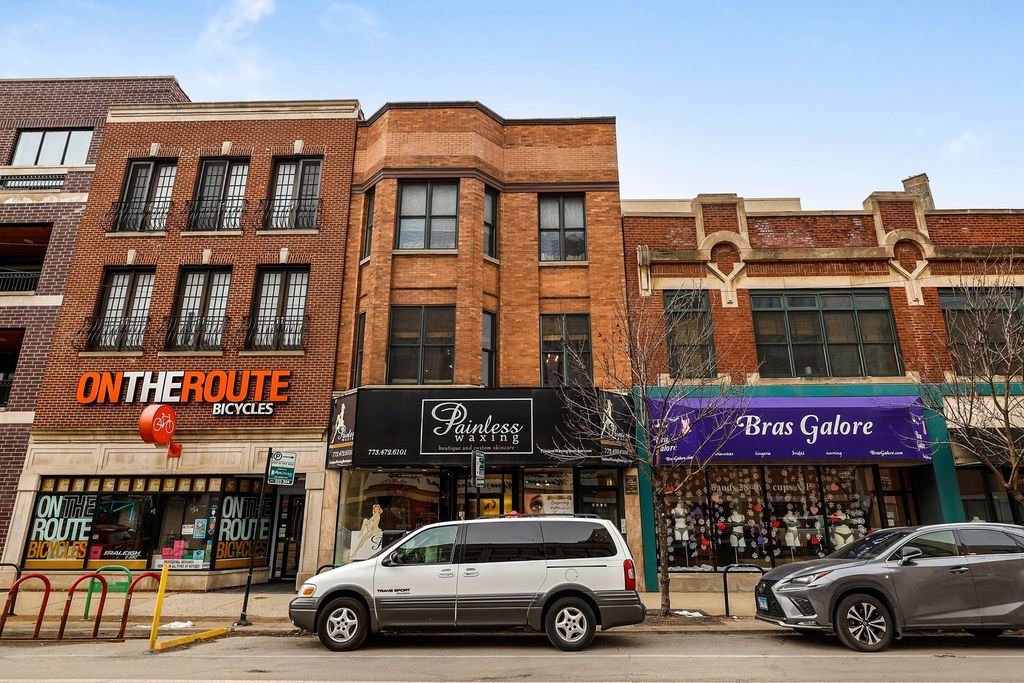 3146 N Lincoln Ave #212, Chicago, IL 60657