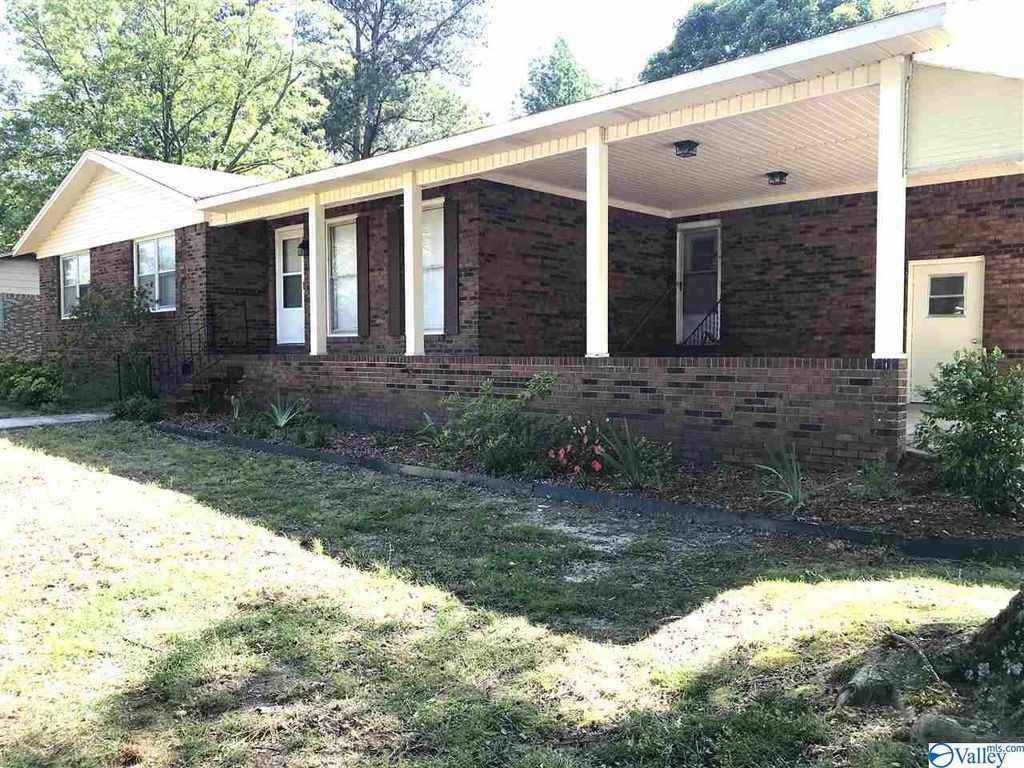 501 Honeysuckle Ln, Albertville, AL 35950 Trulia