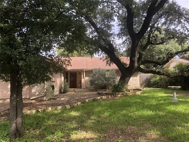 86 Champions Cir, Wimberley, TX 78676