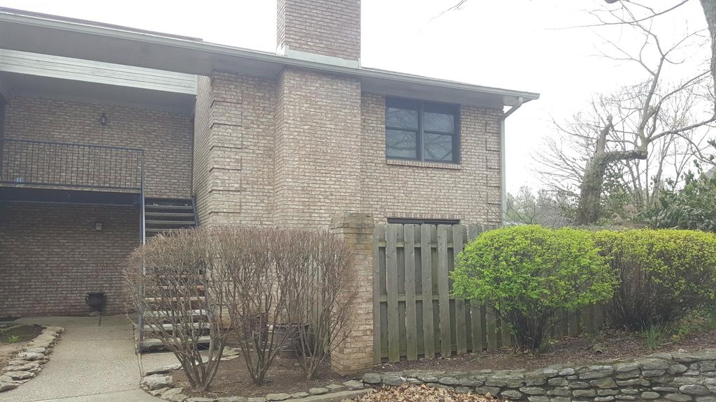 1109 Turkey Foot Rd, Lexington, KY 40502