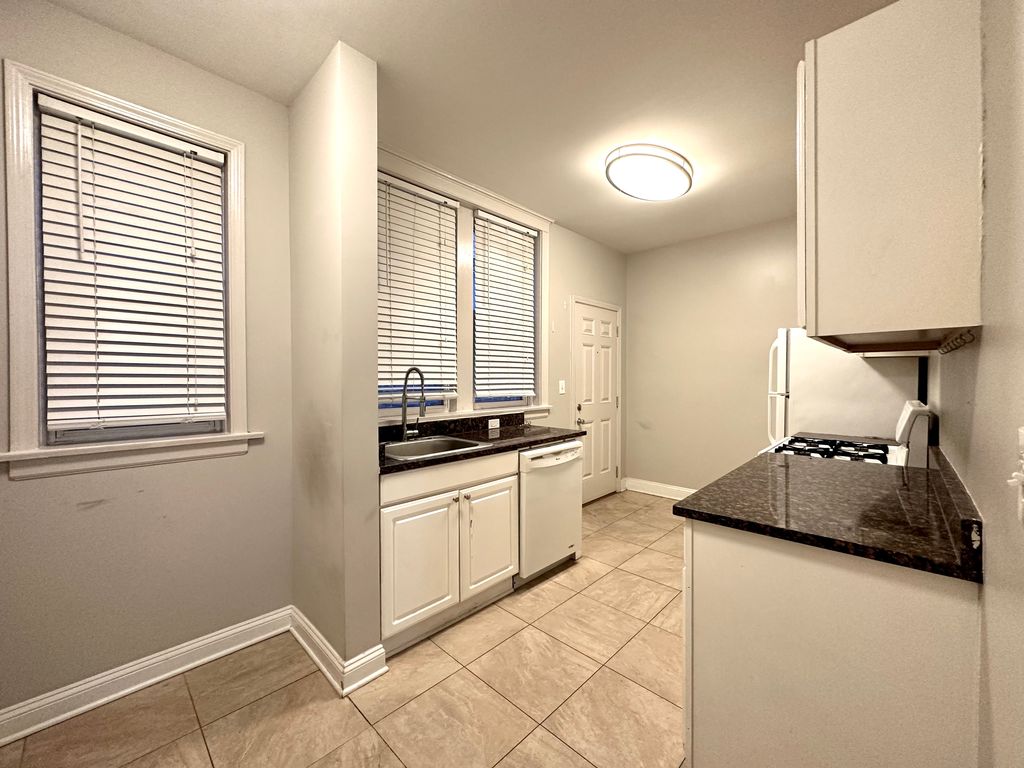 3154 W  Diversey Ave #2, Chicago, IL 60647