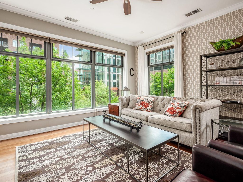 251 Daniel Burnham Sq #301, Columbus, OH 43215