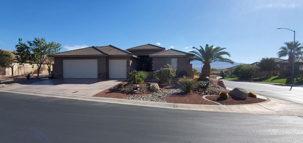 900 Gazlay Ct, Mesquite, NV 89027