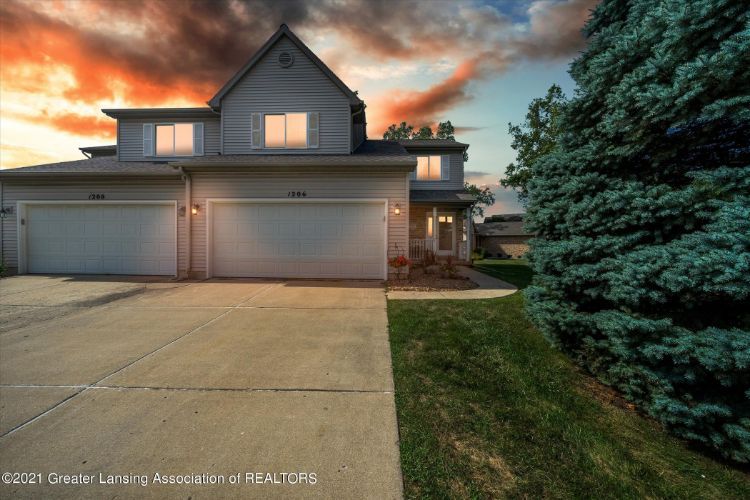 1206 Eagles Point Ct, East Lansing, MI 48823