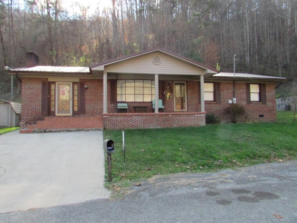 75 Station Br, Prestonsburg, KY 41653 3 Bed, 2 Bath SingleFamily