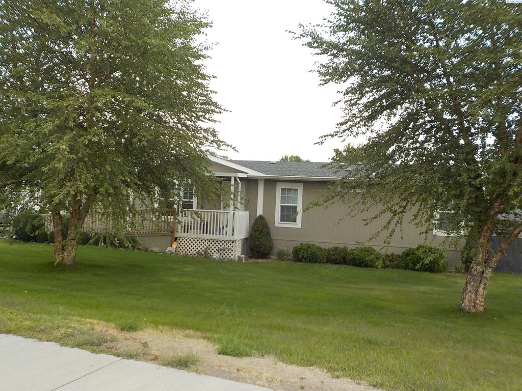 5616 Deer St, West Richland, WA 99353