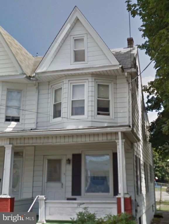 15 S 2nd St, Frackville, PA 17931