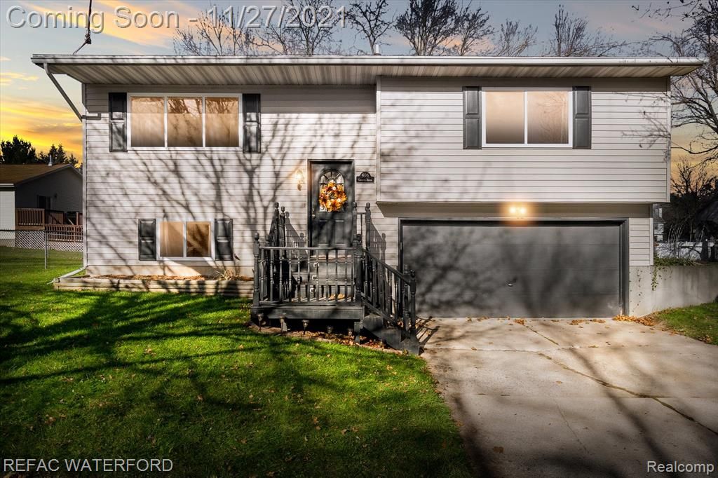 406 Creeping Brook Cir, Dewitt, MI 48820