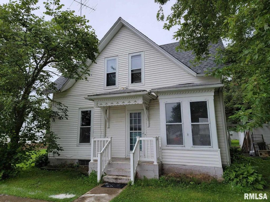 106 W Main St, Raritan, IL 61471