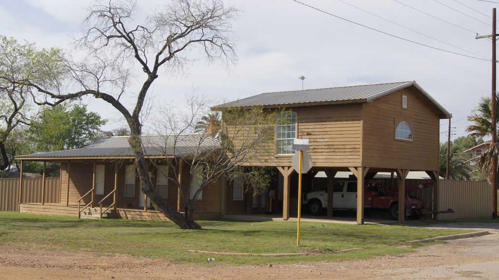 502 Center St, Cotulla, TX 78014 Trulia