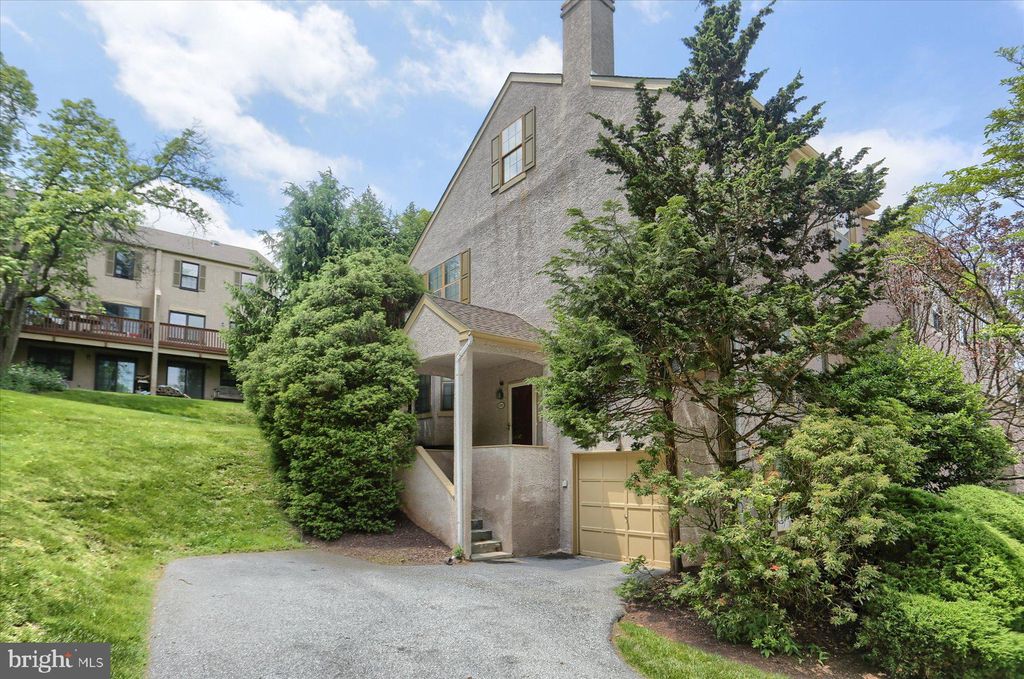 3207 Stoneham Dr, West Chester, PA 19382 See Est. Value, Schools & More