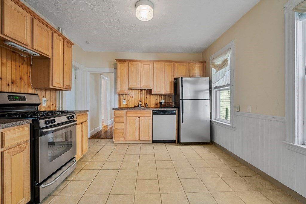 31 Harold St #A, Somerville, MA 02143