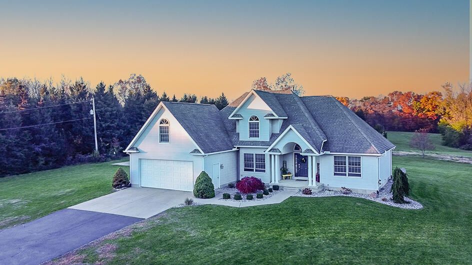 8049 Clarks Cv, Addison, MI 49220
