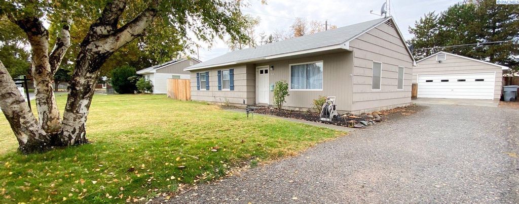 1005 Elm Ave, Richland, WA 99354
