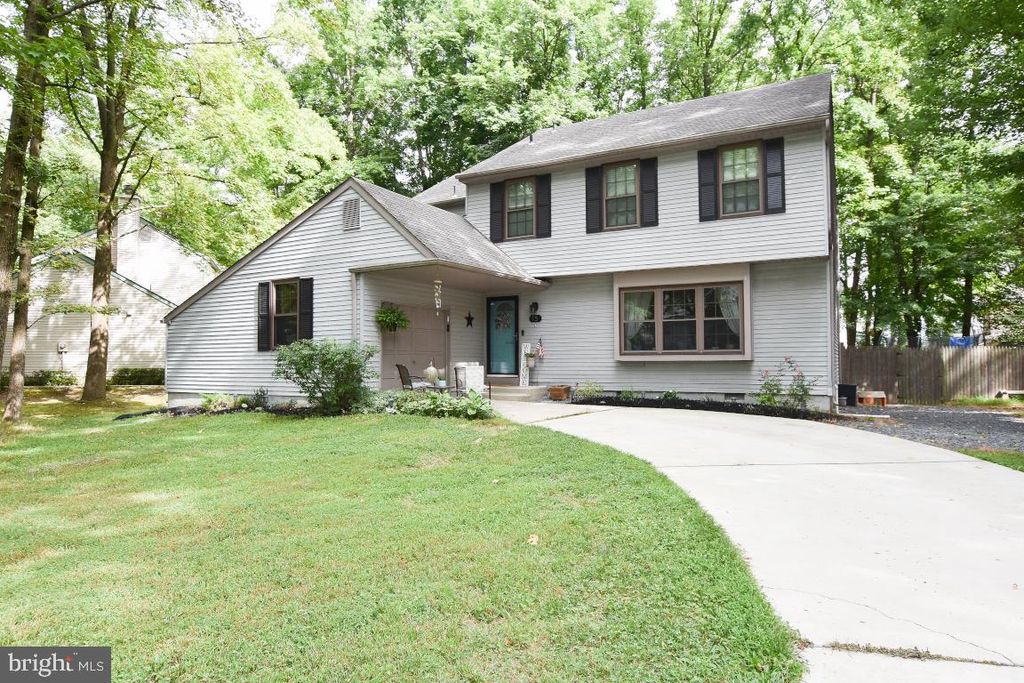 15 Beekman Pl, Cherry Hill, NJ 08002