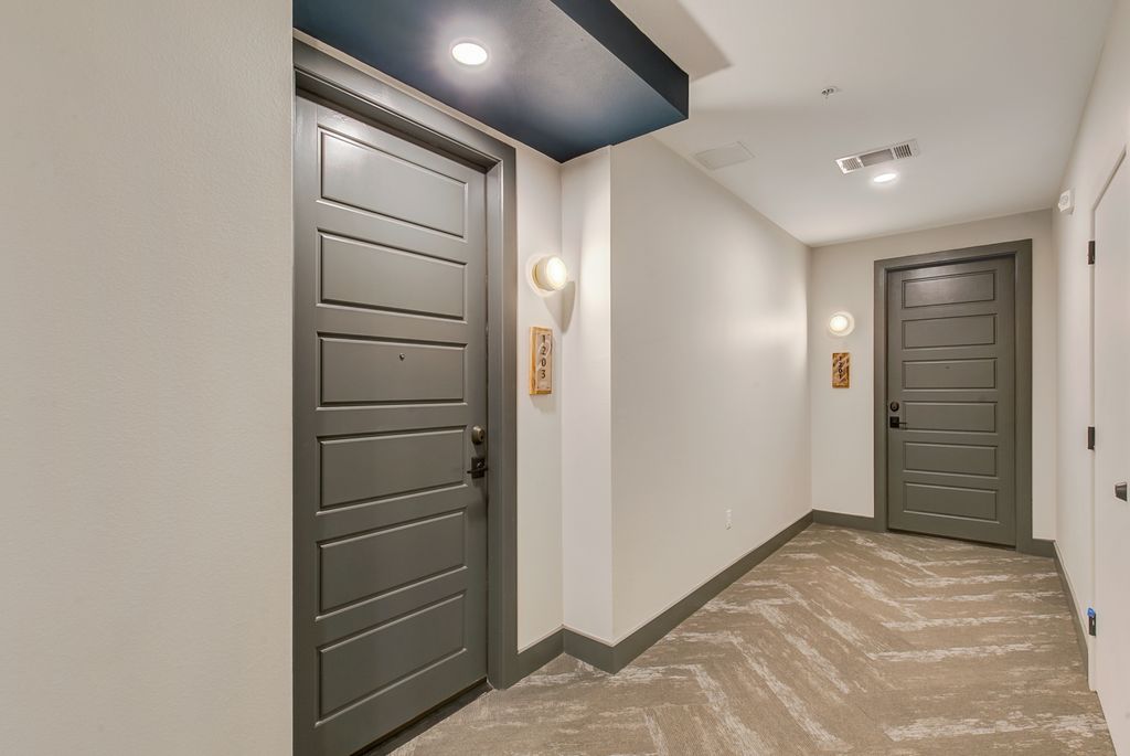 111 W Davis St, Dallas, TX 75208