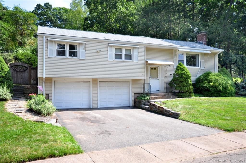 93 Constance Dr, Manchester, CT 06042