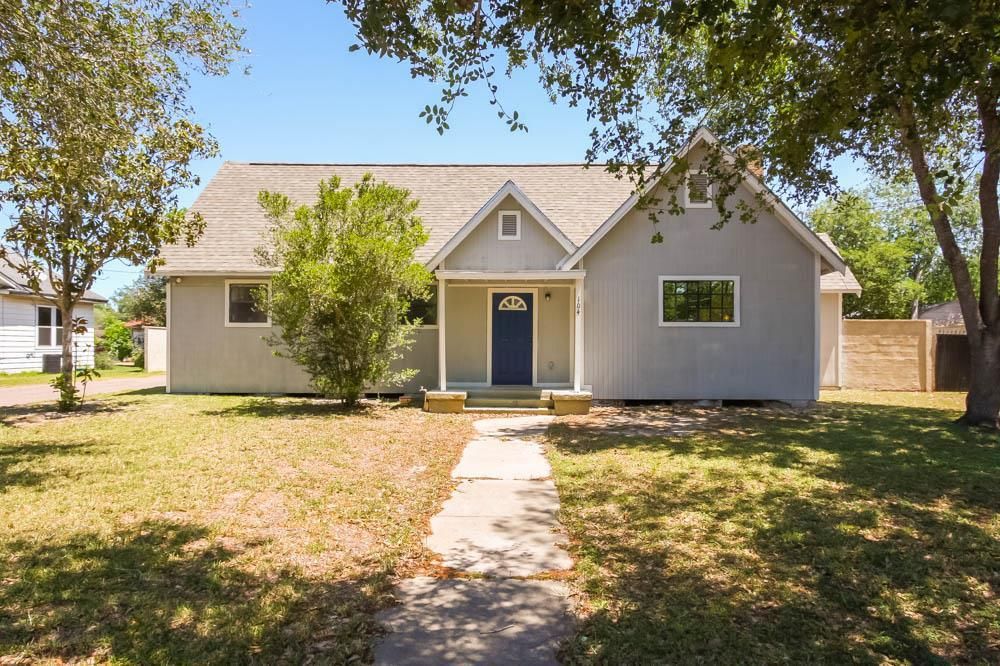 104 N Berry St, Beeville, TX 78102 Trulia